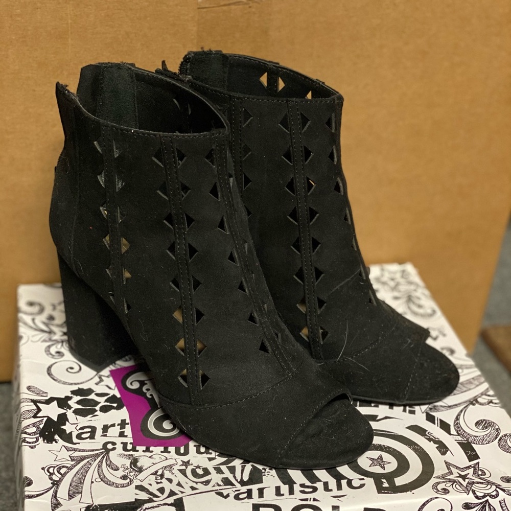 Size 7 heels